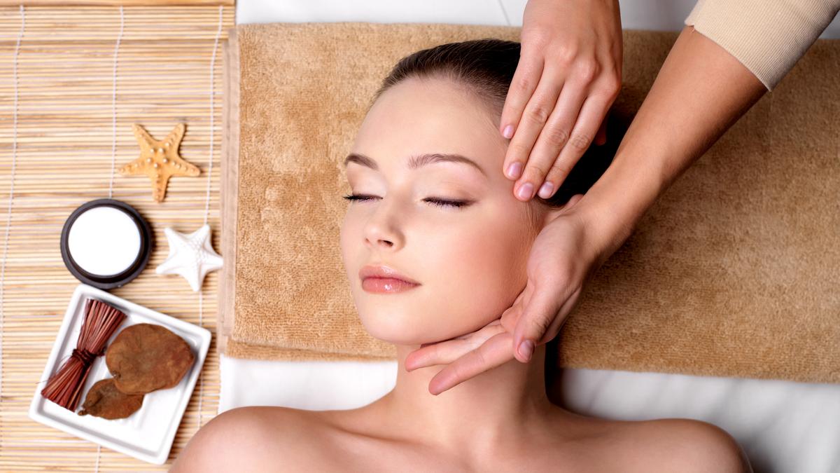 Secrets of Healthy Skin in the Heart of Cilacap: Queen Beauty Salon